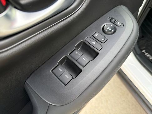 New 2026 Honda HR-V LX image 11