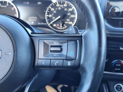 Used 2021 Nissan Rogue SL w/ Premium Package image 19