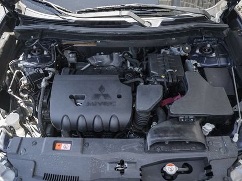 Used 2019 Mitsubishi Outlander SE AWD/4WD image 23