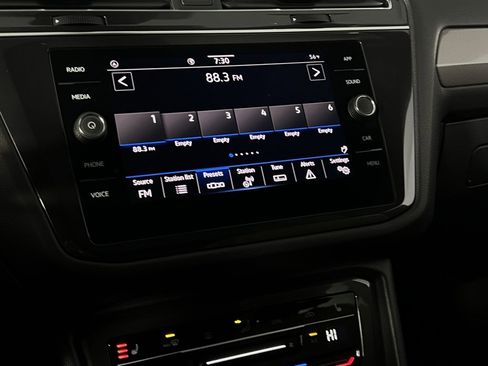 Used 2023 Volkswagen Tiguan SE image 20