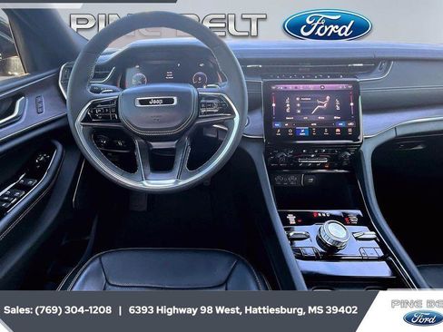 Used 2023 Jeep Grand Cherokee Overland image 6