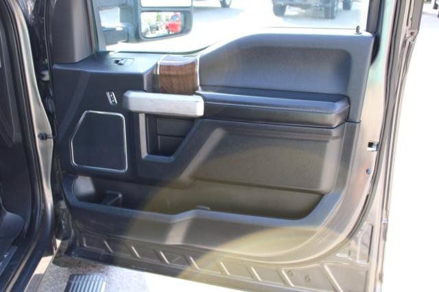 Used 2017 Ford F150 Platinum w/ Equipment Group 701A Luxury AWD/4WD image 35