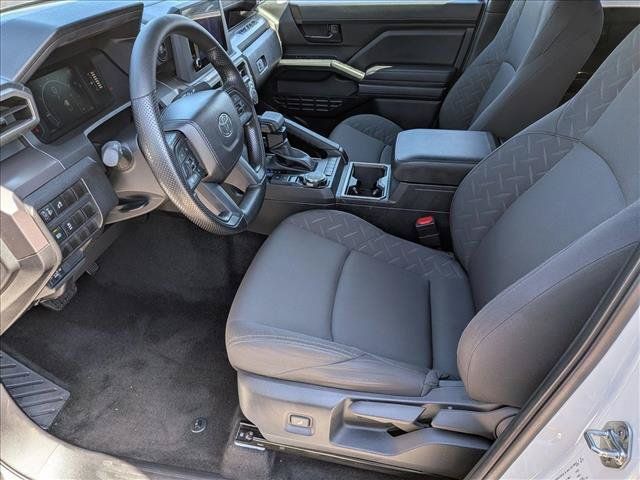Used 2025 Toyota Tacoma SR5 AWD/4WD image 16