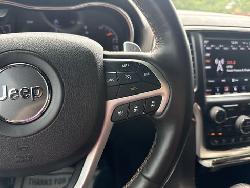 Used 2018 Jeep Grand Cherokee Summit AWD/4WD image 36
