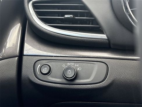 Used 2022 Buick Encore Preferred w/ Safety Package image 17