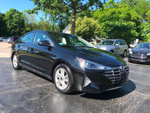 Used 2020 Hyundai Elantra Value Edition FWD image 2