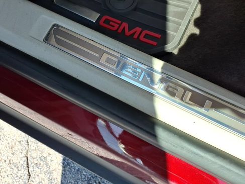 Used 2018 GMC Acadia Denali FWD image 15