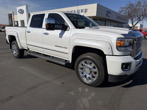 Used 2019 GMC Sierra 2500 Denali w/ Duramax Plus Package image 2