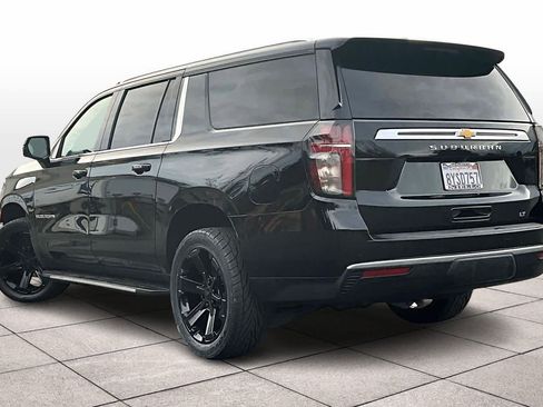 Used 2022 Chevrolet Suburban LT w/ Luxury Package image 15