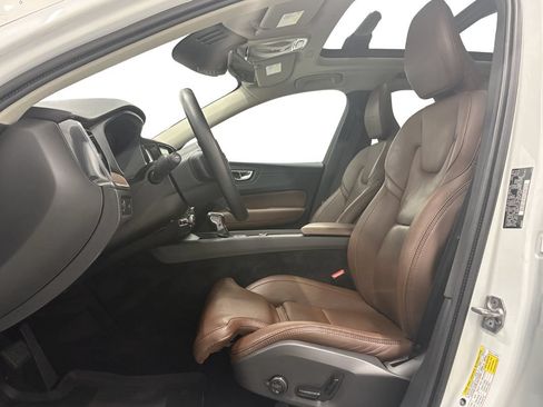 Used 2019 Volvo XC60 T6 Inscription w/ Protection Package Premier AWD/4WD image 10