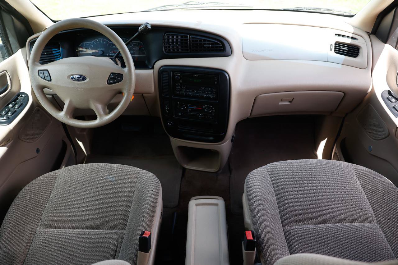 Used 2003 Ford Windstar LX FWD image 2