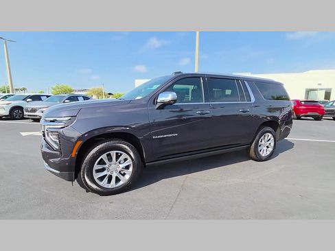 New 2025 Chevrolet Suburban Premier image 16