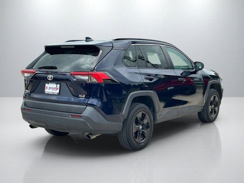 Used 2020 Toyota RAV4 XLE AWD/4WD image 5