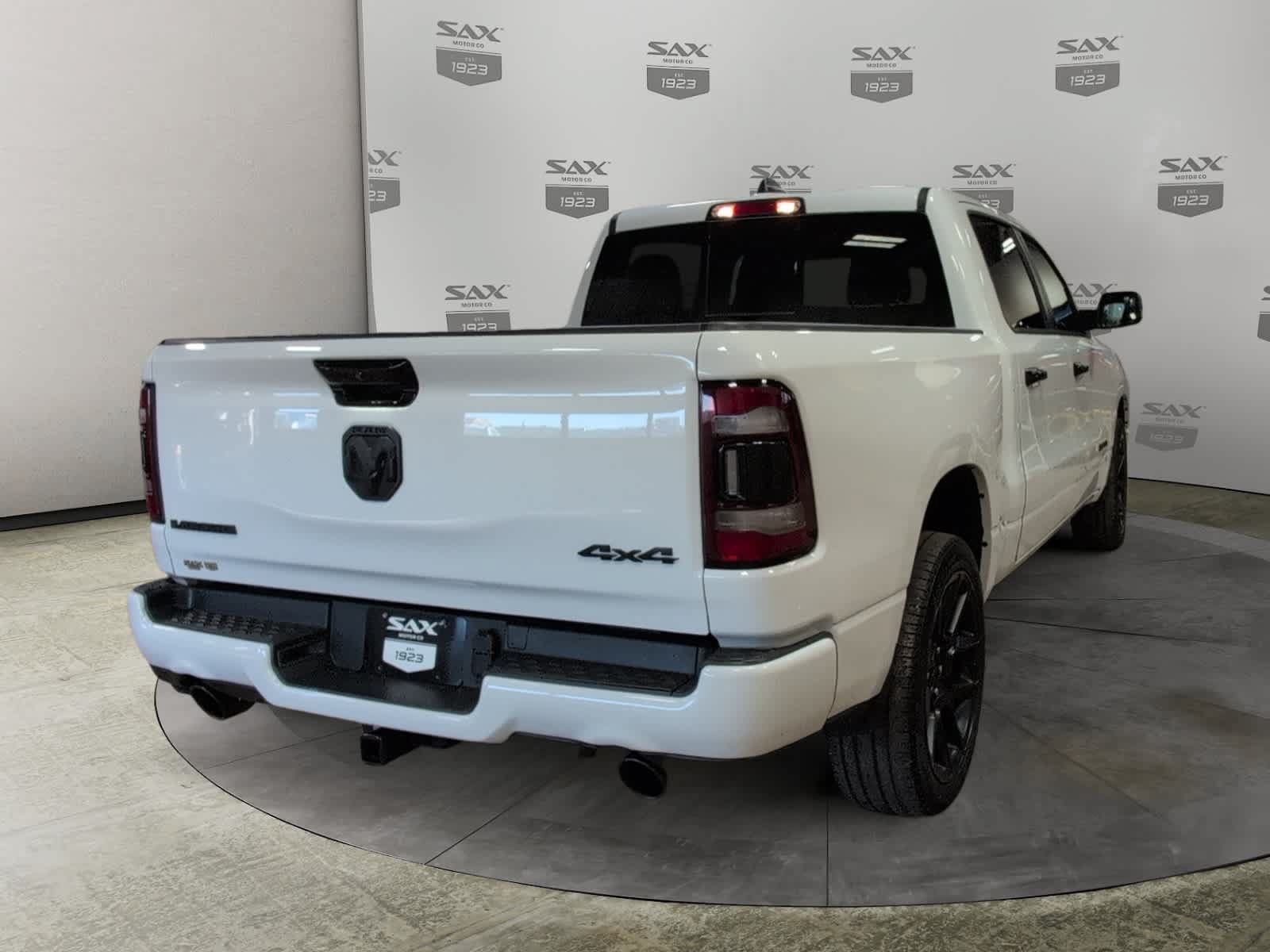 Used 2024 RAM 1500 Laramie AWD/4WD image 5