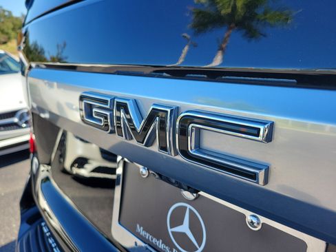 Used 2021 GMC Yukon Denali w/ Denali Premium Package image 7