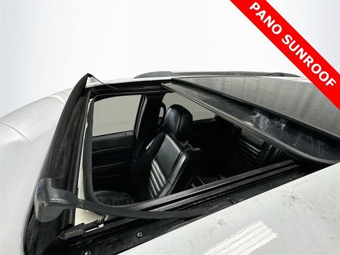 Used 2018 Jeep Grand Cherokee Limited image 23