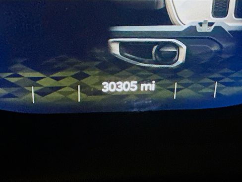 Used 2023 Jeep Wrangler Sahara w/ Cold Weather Group image 19