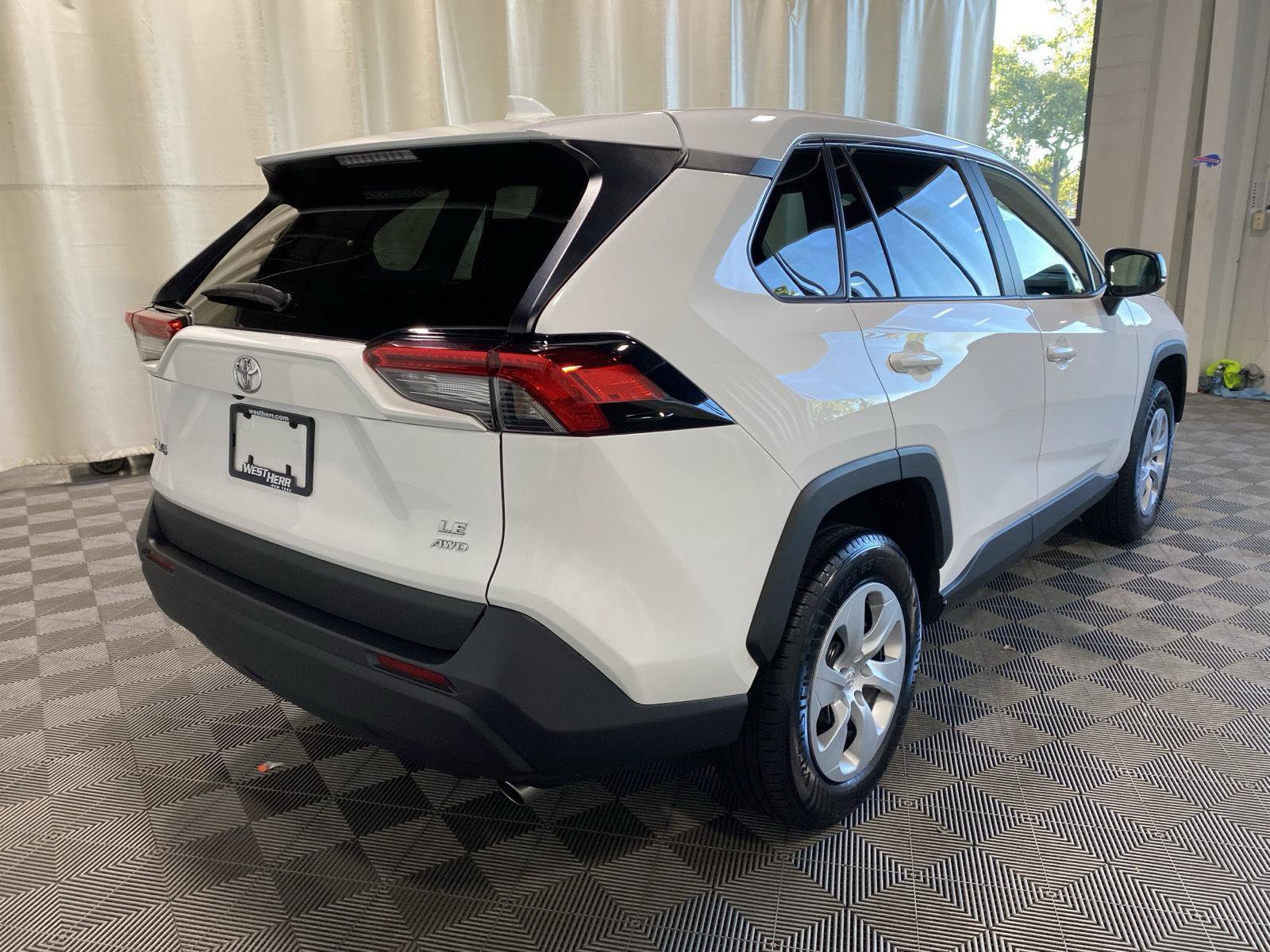 Certified 2025 Toyota RAV4 LE AWD/4WD image 15