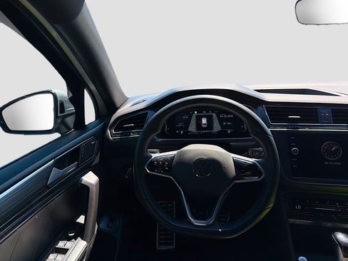 Used 2022 Volkswagen Tiguan SEL R-Line image 19