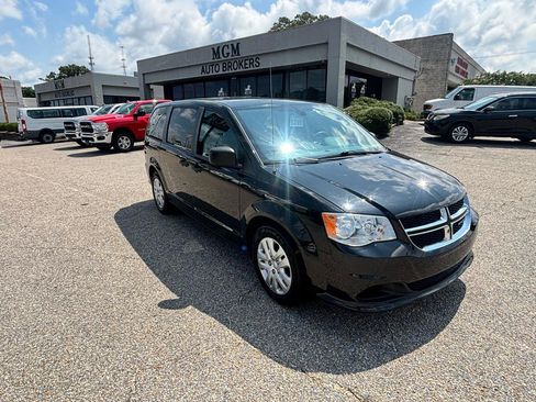 Used 2019 Dodge Grand Caravan SE FWD image 38