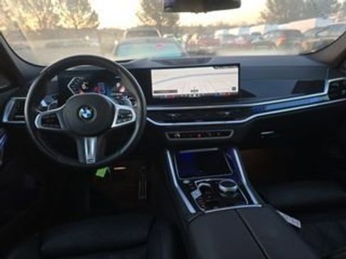 Used 2025 BMW X6 xDrive40i image 5