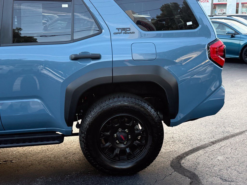 Used 2025 Toyota 4Runner TRD Off-Road Premium AWD/4WD image 4