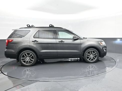 Used 2017 Ford Explorer Sport AWD/4WD image 4