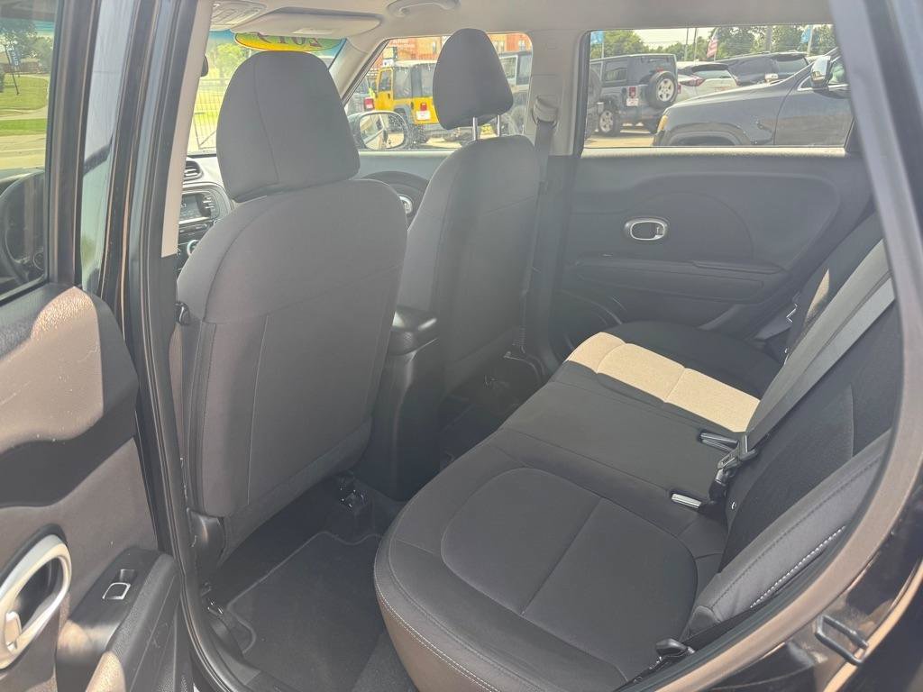 Used 2019 Kia Soul FWD image 16