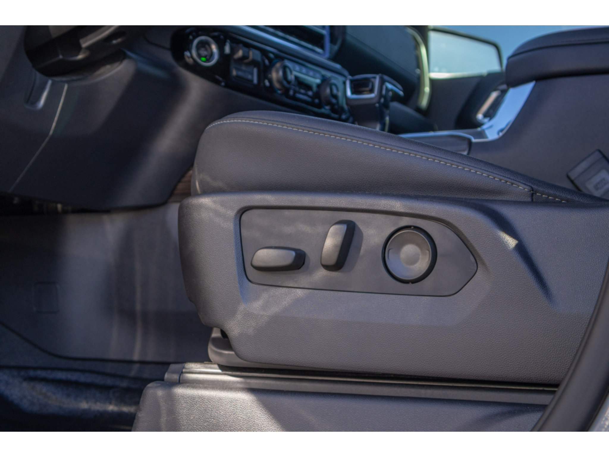Used 2024 Chevrolet Silverado 1500 RST w/ Convenience Package II AWD/4WD image 16