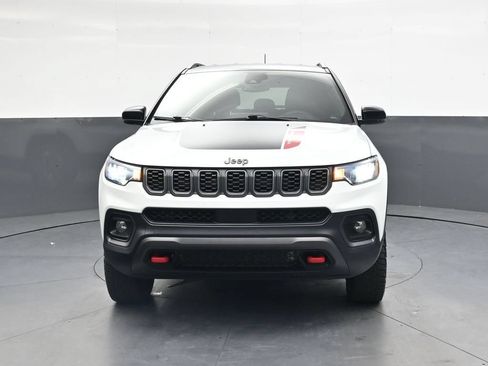 Used 2025 Jeep Compass Trailhawk w/ Trailhawk Convenience Group AWD/4WD image 14