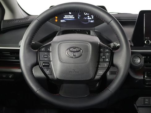 Used 2025 Toyota Prius Plug-In Hybrid FWD image 31