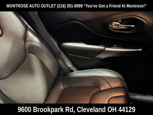 Used 2019 Jeep Cherokee Latitude Plus w/ Comfort/Convenience Group image 36