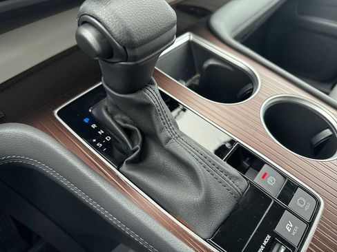 Used 2023 Toyota Sienna LE image 23