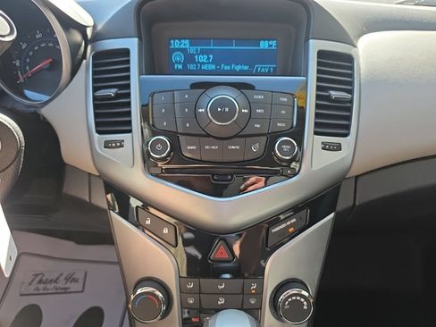 Used 2014 Chevrolet Cruze LS FWD image 17