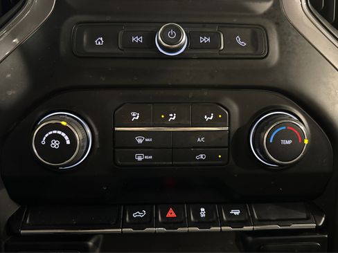 Used 2020 Chevrolet Silverado 1500 Custom w/ Custom Value Package image 31