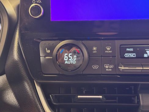 Used 2024 Toyota Grand Highlander AWD image 42