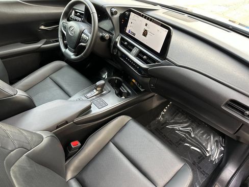 Used 2025 Lexus UX 300h AWD w/ Cold Area Package image 18