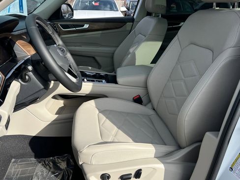 New 2026 Volkswagen Atlas SE image 19