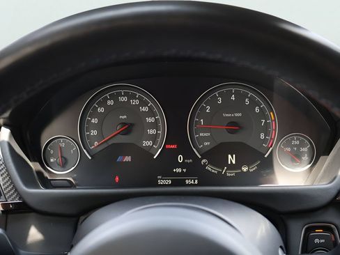Used 2015 BMW M4 Coupe RWD image 31