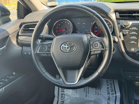 Used 2020 Toyota Camry XSE FWD image 17