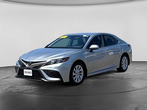 Used 2024 Toyota Camry SE FWD image 5