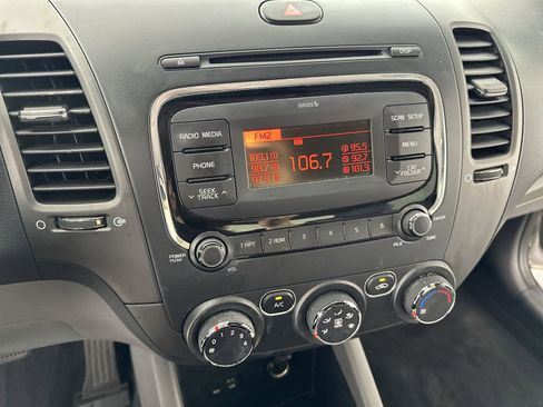 Used 2017 Kia Forte LX image 20