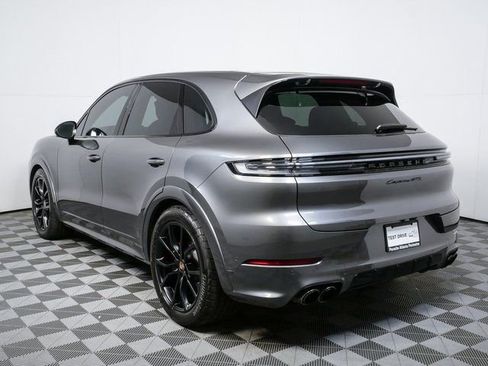 Certified 2025 Porsche Cayenne GTS image 3