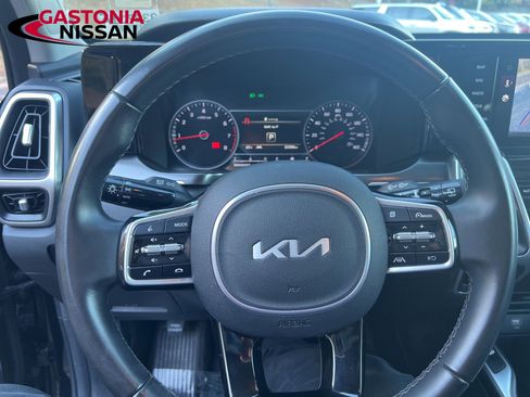 Used 2022 Kia Sorento S image 47