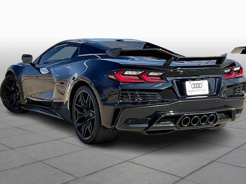 Used 2025 Chevrolet Corvette Z06 w/ Z07 Performance Package image 11