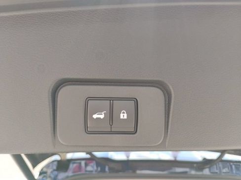 Used 2025 Nissan Rogue SL w/ Tech Package AWD/4WD image 10