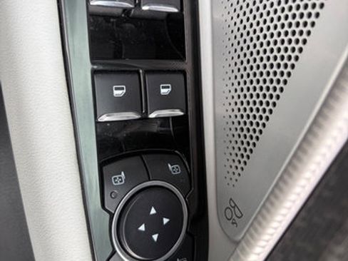 Used 2025 Ford Explorer Platinum w/ Ultimate Package AWD/4WD image 32