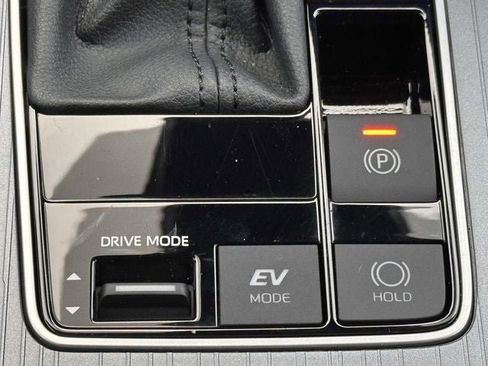 Used 2026 Toyota Sienna LE image 37