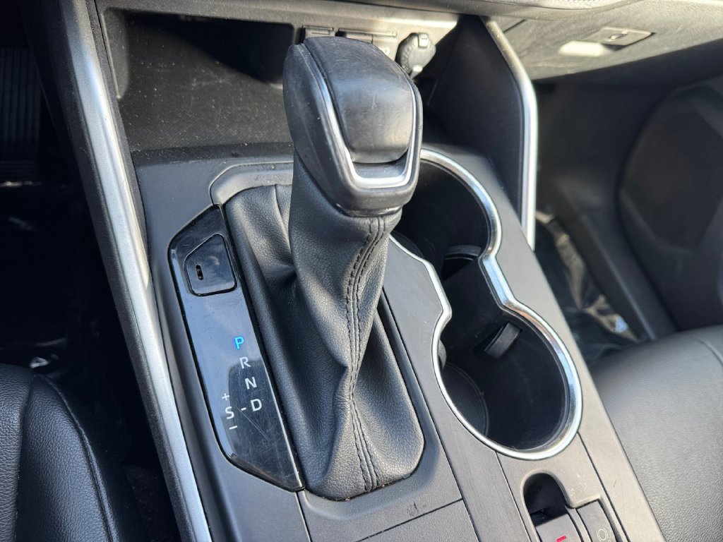 Used 2020 Toyota Highlander XLE AWD/4WD image 25