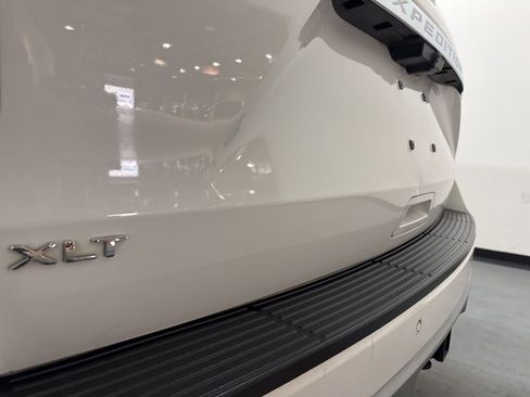 Used 2020 Ford Expedition XLT w/ Equipment Group 201A image 12